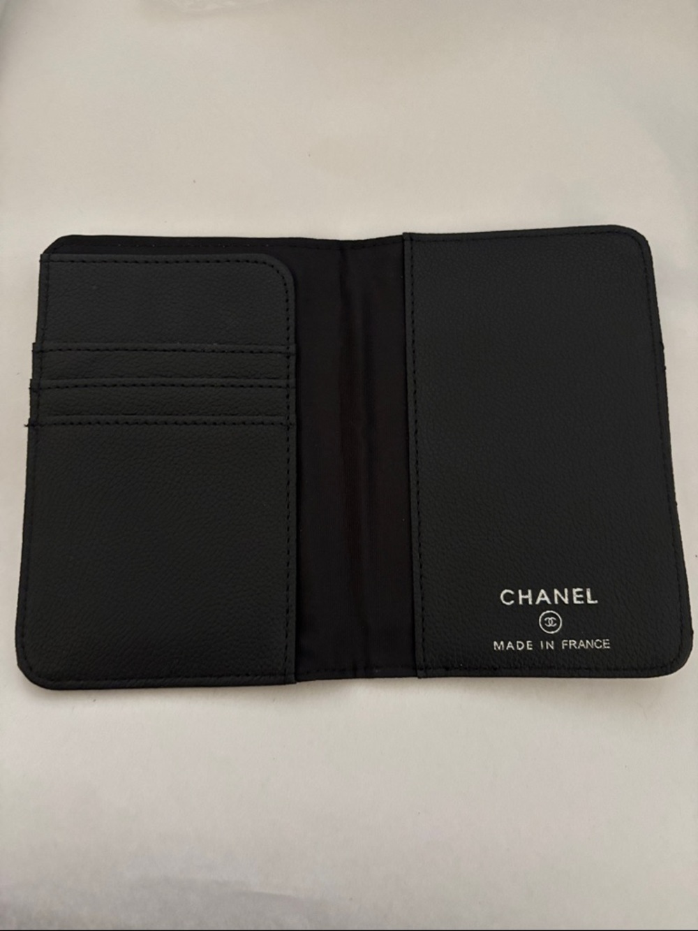 Chanel VIP Passport Wallet - Picture 5 of 7